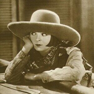 Meet your Posher, Suzanne